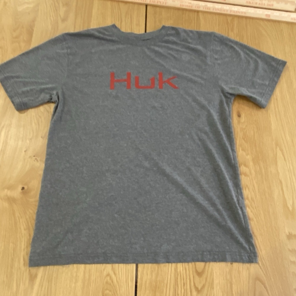 Huk‎ Fishing Short Sleeve Spell Out T Shirt Men's Size M Gray Red Logo